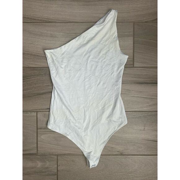 Abercrombie and Fitch Women’s White One Shoulder Asymmetrical Bodysuit Medium BZ - Picture 1 of 3